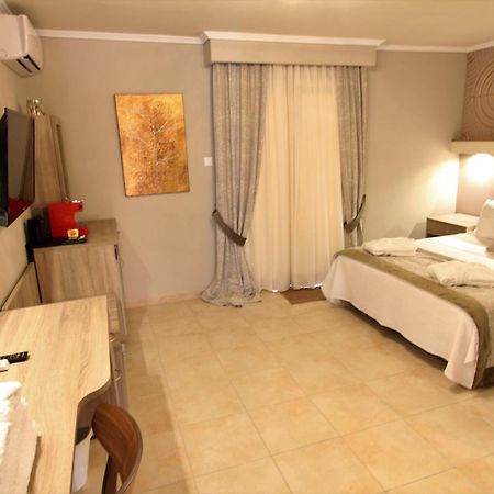 Hotel Mallas Nea Kallikrateia エクステリア 写真