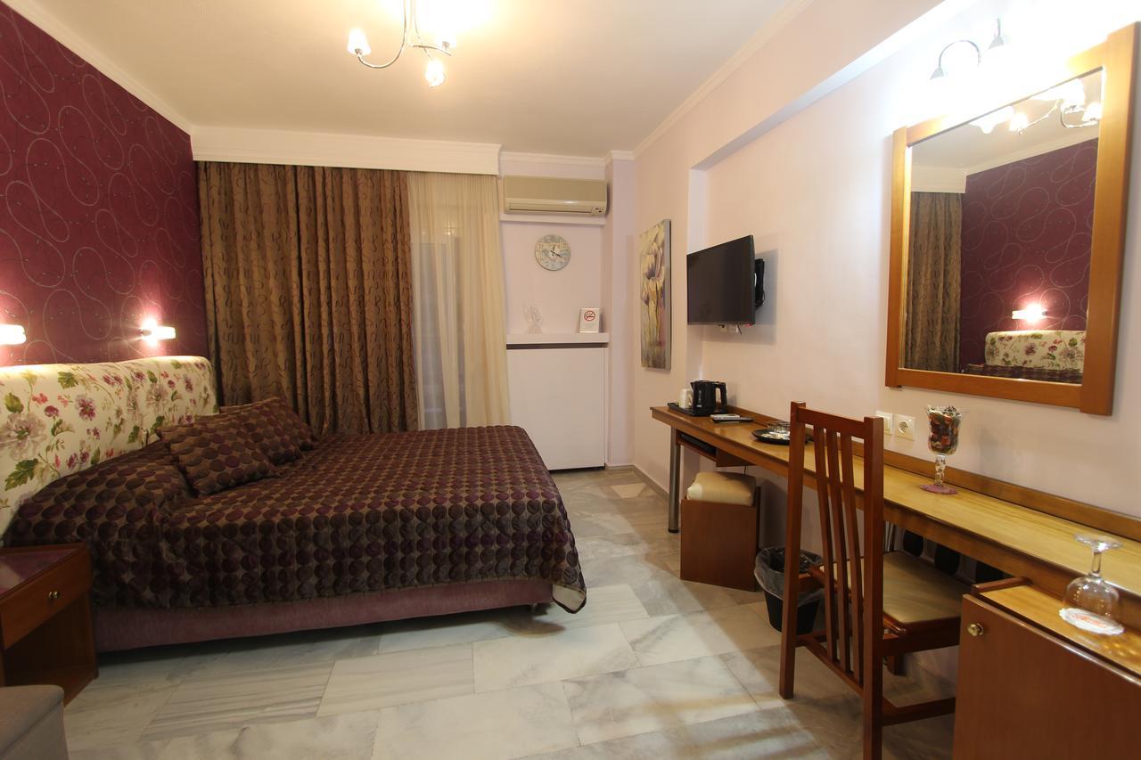 Hotel Mallas Nea Kallikrateia エクステリア 写真
